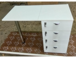 Маникюрный стол складной с запирающимися ящиками