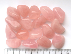 Кварц розовый, галтовка в ассортименте, Бразилия (20-25 мм, 6-8 г) №6830