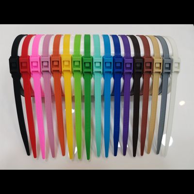 Разноцветные хомуты — стяжки для лабиринта