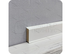 Напольный плинтус с мягким краем Dollken cubu flex life, высота 40 мм. толщина 11 мм. цвет белый