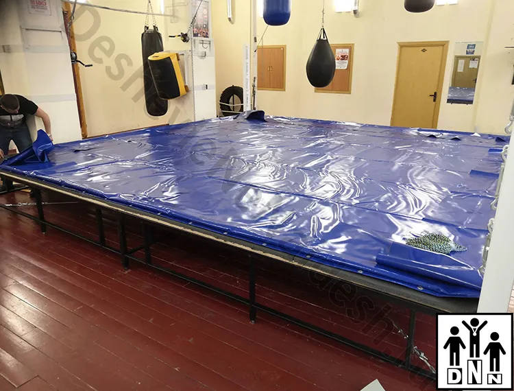 Монтаж ринга на помосте