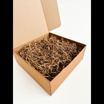 Большая подарочная коробка GILEV 37х37х14см с наполнителем и веревкой