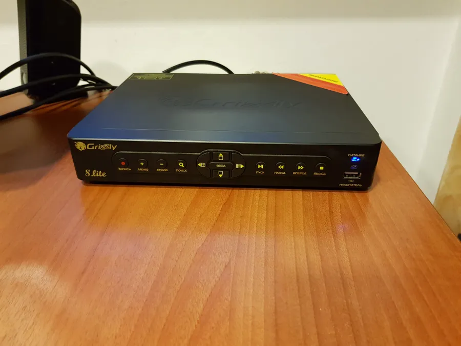 Произвели техническое обслуживание 7 камер. Установили 1 доп камеру и 2 блока питания с АКБ. Заменили разъемы питания и BNC.