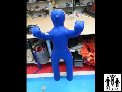 Манекен для борьбы двуногий МДБТ 2 (высота 1,3 м, вес 15-20 кг, тент) DNN