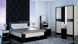 Косметический столик "Люсси" с зеркалом в интерьере модной спальни