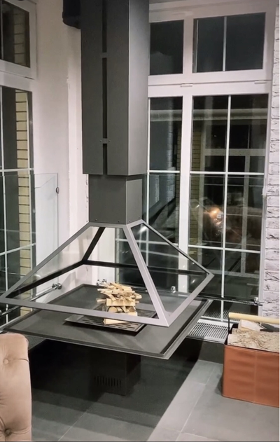 Камин  HOT центральный с подъемным стеклянным куполом