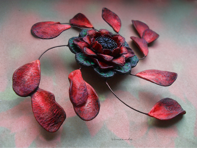 Крупная брошь в авангардном стиле "Вихрь страстей. Цветок Фриды"