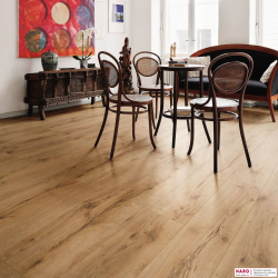 Декор ламината Haro Tritty 100 Gran Via Дуб Альпийский Натур 526709 в интерьере комнаты