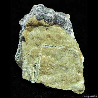 Флюорит (ратовкит) на буром кварците с кварцем