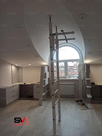 Спортивная стенка враспор с турником, брусьями и детскими навесными в квартиру  враспор