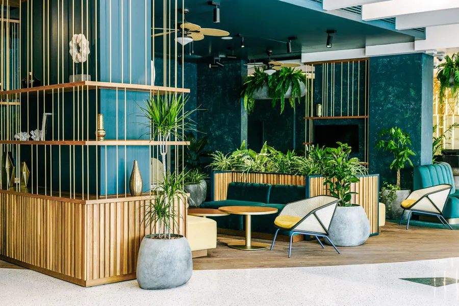 Кашпо в виде камня