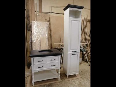 Мебель в ванную (комод + пенал)