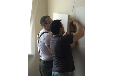 "Лех, ну чего там? Горит?",  "Да! Давай прикручивать!"