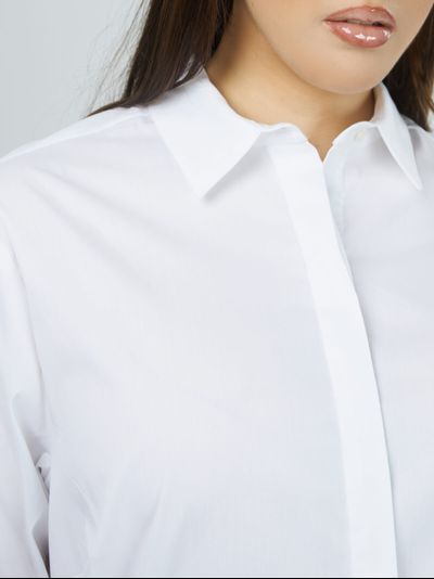 Белая женская рубашка