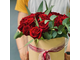 Коробка из 25 красных роз с эвкалиптом