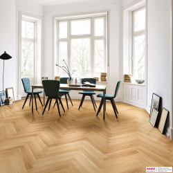 Инженерная доска Haro Allegro Дуб Тренд 537906 в интерьере кухни