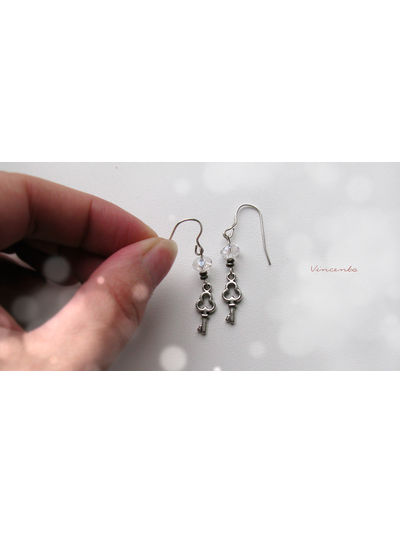 Серьги "Ключики от сновидений" с хрустальными бусинами