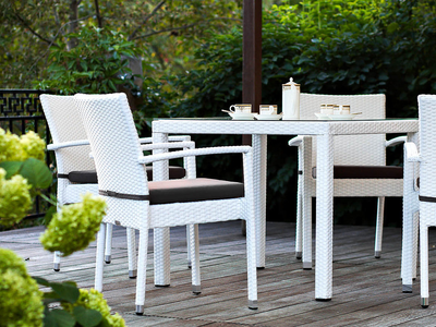 Белый обеденный комплект Milano из искусственного ротанга