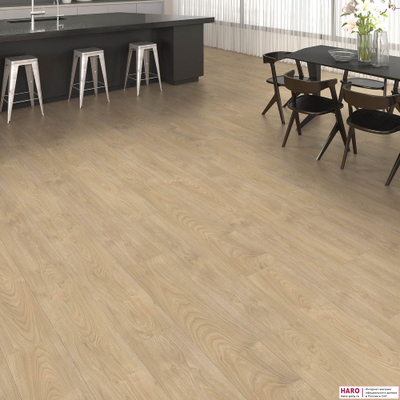 Ламинат Haro Клен Серебрянный Варио 544781 в интерьере гостиной