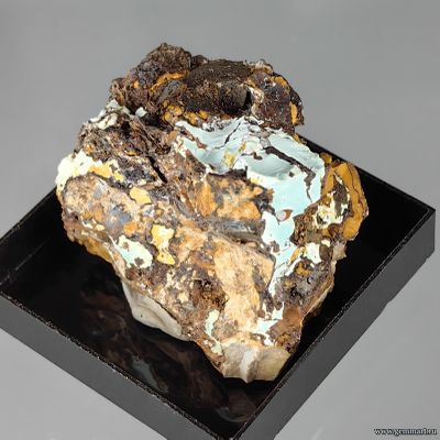 Бирюза в боксе. 20*20*15мм