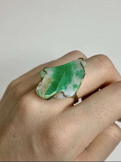 Кольцо с хризопразом
