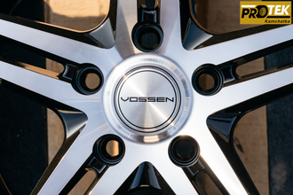 Комплект дисков R16 7,0J ET+35 5*114,3 Vossen VPS-302 Черный глянец с полированными лучами (G424)