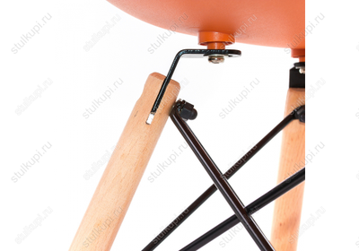 Стул Eames PC-015