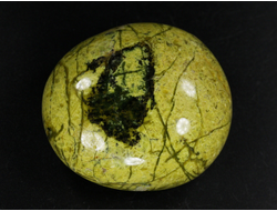 Опал зелёный, полировка, Мадагаскар (49*45*25 мм, 75 г) №35481