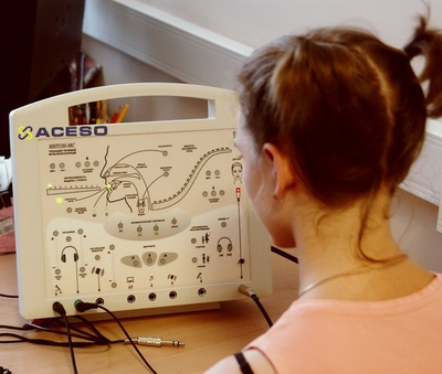 Работа на мультисенсорном речевом тренажере ИНТОН-МС (УНИТОН-ТК)