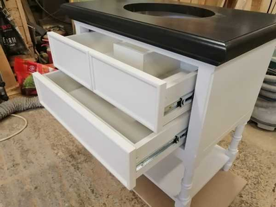 Мебель в ванную (комод + пенал)