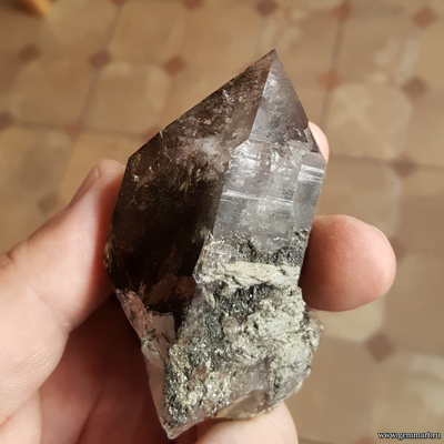 Дымчатый кварц с хлоритом. 80*40*38мм