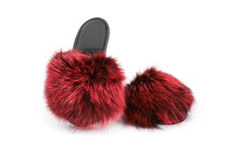 Женские тапочки из окрашенного меха лисы