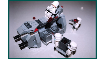 Идёт подготовка Имперского Войскового Транспортёра ITT к походу (LEGO # 75078).
