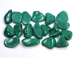 Малахит, галтовка в ассортименте, Конго (15-25 мм, 2,5-3,5 г) №22643