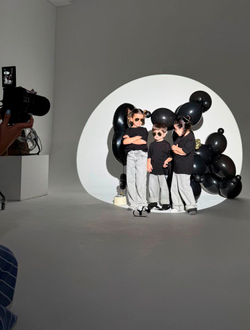 Большая собака из воздушных шаров (1.2 х 1.2 метра) с цифрой