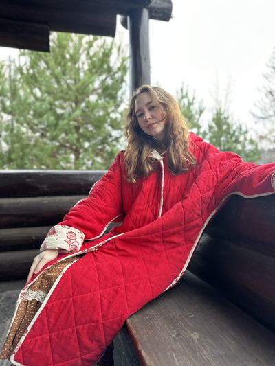 Стеганое пальто "Родное тепло" с капюшоном