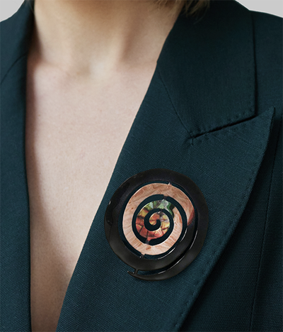 (АРТИКУЛ: 8953/41) БРОШКА ЖЕНСКАЯ, "СКРИПИЧНЫЙ КЛЮЧ", МЕТАЛЛ, РАЗНОЦВЕТНАЯ ЭМАЛЬ