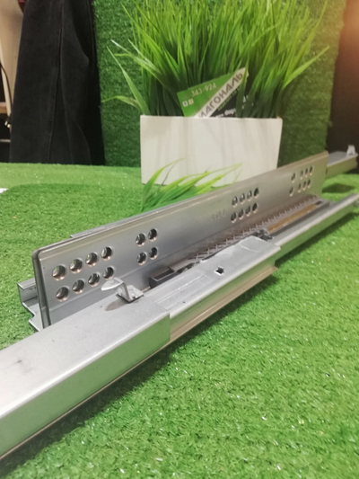 450мм Направляющие скрытого монтажа полного выдвижения с доводчиком AMALET