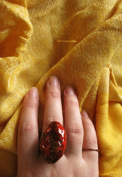 Крупное кольцо "Июль и камешек" из серии летних украшений Винсенто