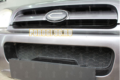 Защита радиатора Hyundai Santa Fe 2000-2006 (2 части) black верх