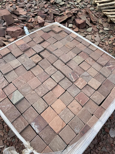 Брусчатка из камня красная голтованная