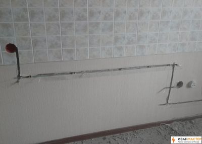 Штробление стен в кафельном полу квартиры ИВАНМАСТЕР
