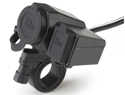 Гнездо зарядное 12В + USB-разъём (на руль) (2 резинки)