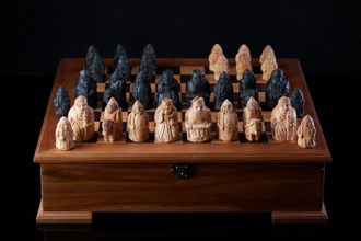 Стилизованные Шахматы под шахматы с острова Льюис 11век