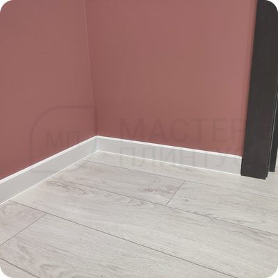 Плинтус ХДФ Dollken Cubu Flex Life XL 80мм Х 2,5 м 1013/5012 Белый в интерьере 14