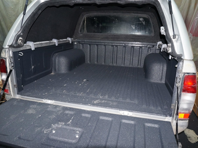 Защитный пластиковый вкладыш в кузов