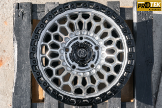 Комплект дисков R17 8,5J ET+25 5*150 FBX 357-7 Серебро с черным ободом (R712)