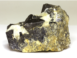 Магнетит, сросток кристаллов, Мурманская обл., Ковдор (55*42*43 мм, 177 г) №8366