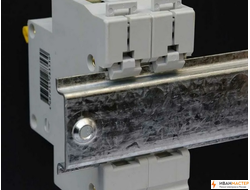 Установка рубильника на din рейку в щитке квартиры ИВАНМАСТЕР