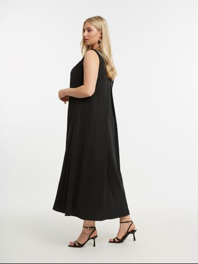 Нарядное платье с кружевом